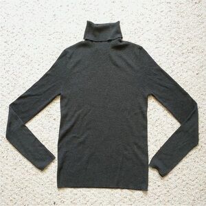 Jenni Kayne 100% Merino Wool Lightweight Turtleneck Sweater Charcoal Grey